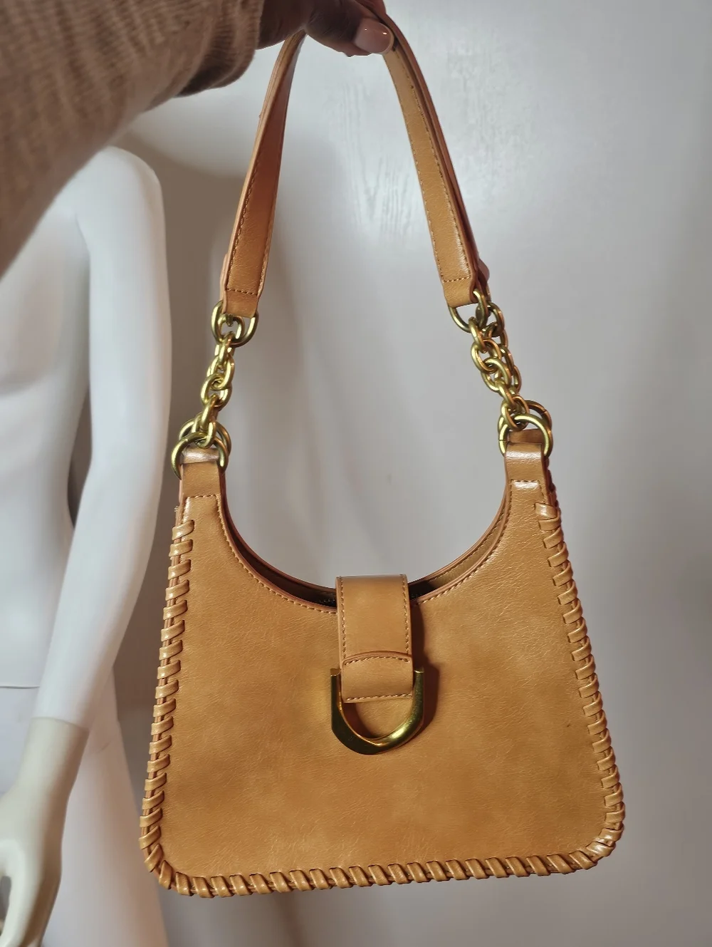 NWOT Antik Kraft Tan Leather Shoulder Bag with Gold Accent
